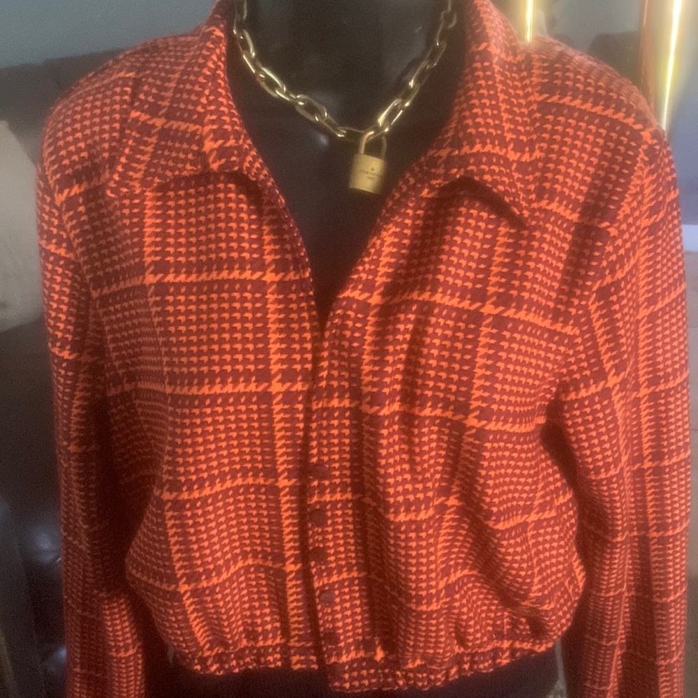 Nice, Zara tops